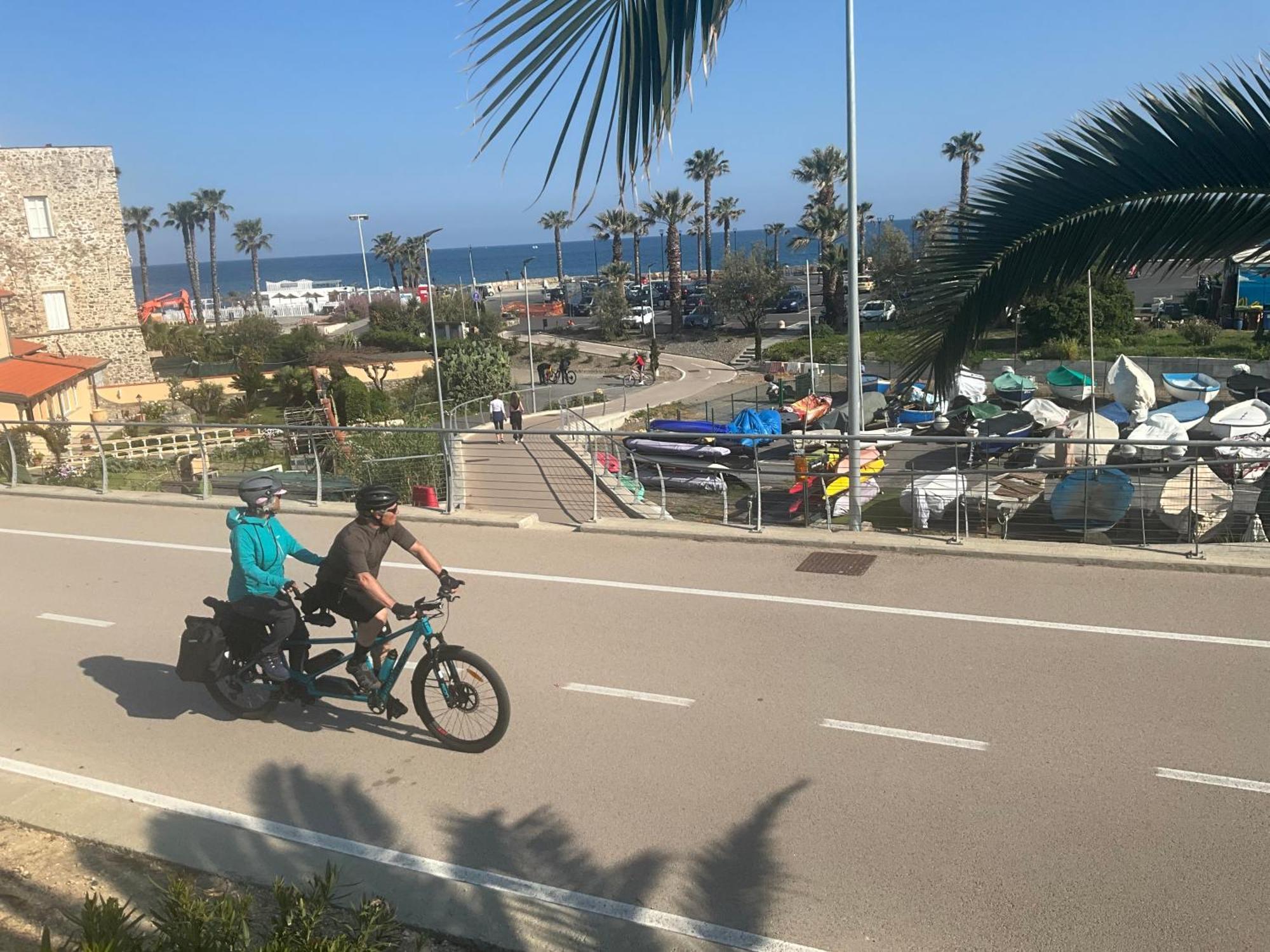 Studio Mer Piscine Cala Di Sole Imperia Italie Mono Locale Une Seule Piece المظهر الخارجي الصورة